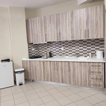 Ladadika New 4